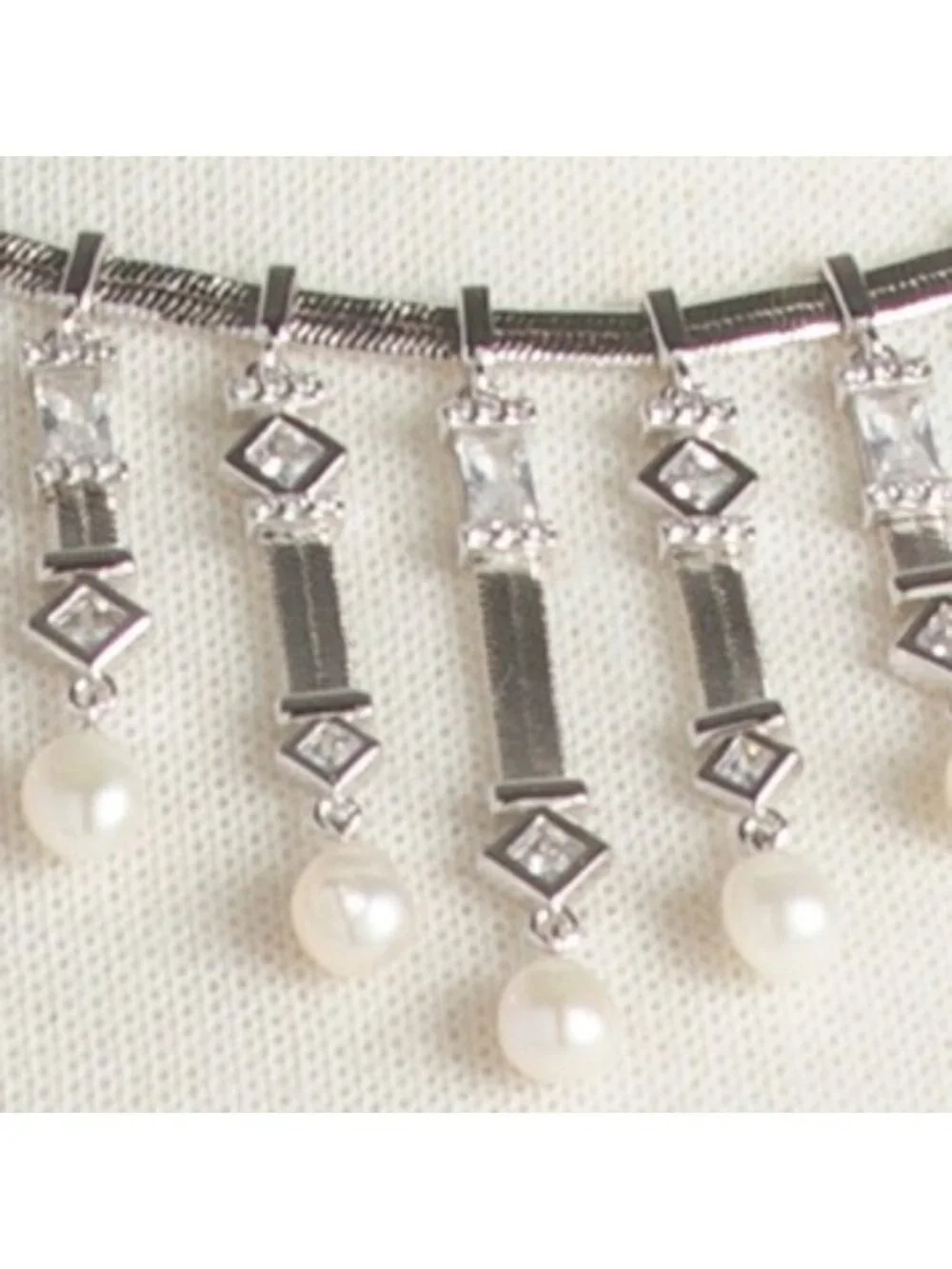 KENDRA SCOTT Silver Gracie White Mix Statement Necklace